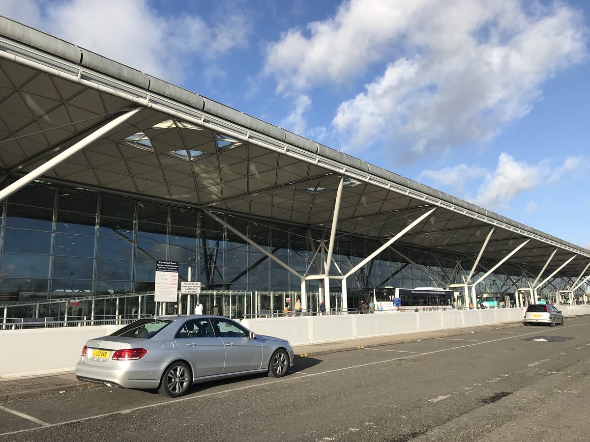 ec_bath's tweet image. Today we had a pleasure taking The Kennard Hotel guest to London Stansted Airport, smooth ride and excellent service as always. 

Our executive service is tailored for your exact requirements. Driven by a uniformed driver with excellent manners. 
facebook.com/executivecarsb…
