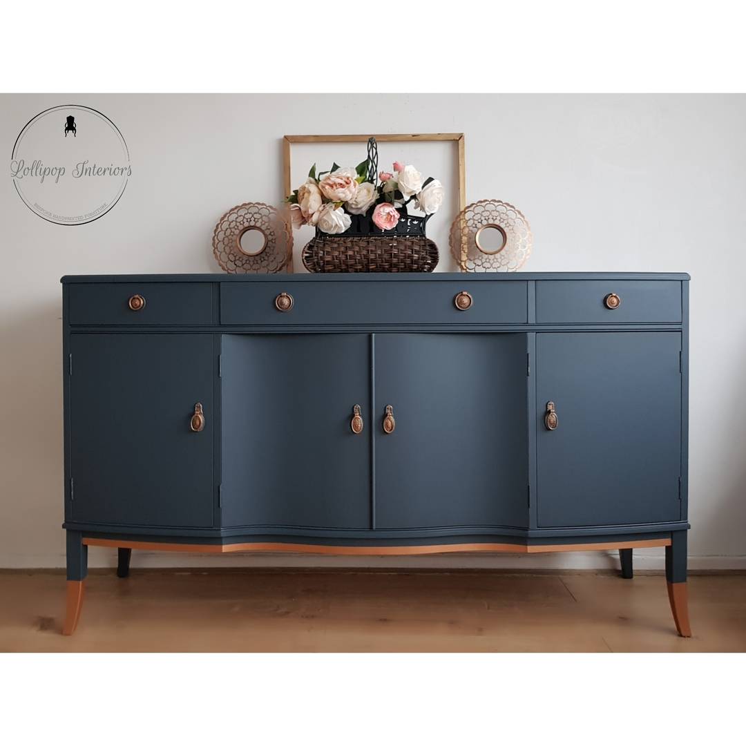 lollipopinter1's tweet photo. My last piece is a beautiful sideboard painted in @PresimanDesigns paint #asperitas 🖤 #UpcycledHour #darkinteriors #styleitdark #elevatingupcycling #interiorlovers #darkfurniture #lollipopinteriors https://t.co/S84mMl0qpN