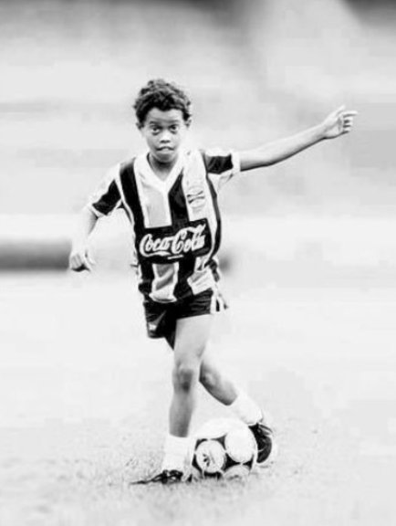 Sporf's tweet photo. OFFICIAL: @10Ronaldinho announces his retirement from football. 😢

🏆🇪🇸 2x La Liga
🏆🇪🇺 1x UCL
🏆🇮🇹 1x Serie A
🏆🇧🇷 1x Copa America
🏆🌍 1x World Cup

⚽️ 3x UEFA Team of the Year
🌐 3x FIFPro World XI 
🌎 2x FIFA POTY
🏅 1x UEFA POTY
🥇 1x Ballon d'Or

End of an era 🙌 https://t.co/lMiE2zW845