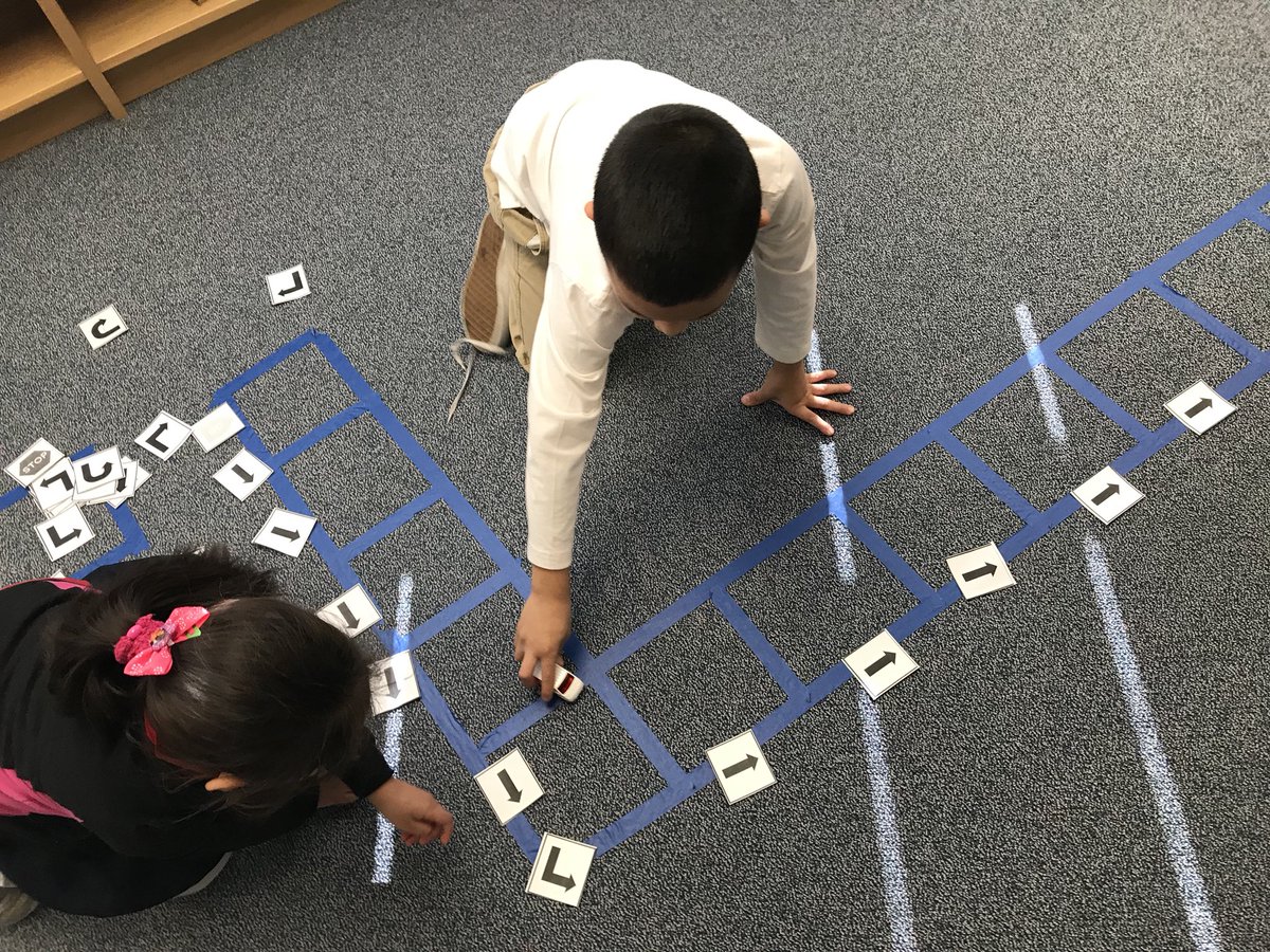 NaptimeMLS's tweet image. Kindergarten rocks at Unplugged Coding! #cfbcodes #whycode @CFBDLS @TigerNetwork @McStrickLibrary