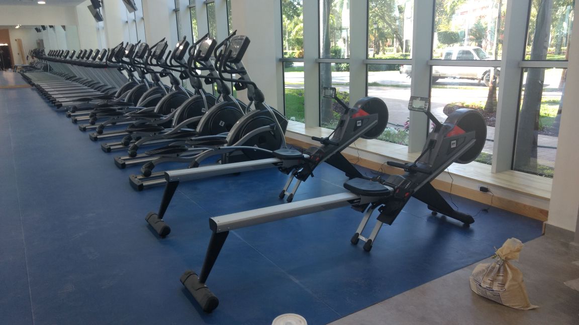 BHCFIT's tweet photo. Precioso el gimnasio que Iberostar ha inaugurado en su gran hotel Playa Paraiso, ubicado en Playa del Carmen (Mexico) con maquinaria BH Fitness.
Great gym at Iberostar Playa Paraiso in Playa del Carmen (Mexico); all equipped with BH Fitness. 
#holidays #fitness #sportsrelax https://t.co/acDuFbfryH