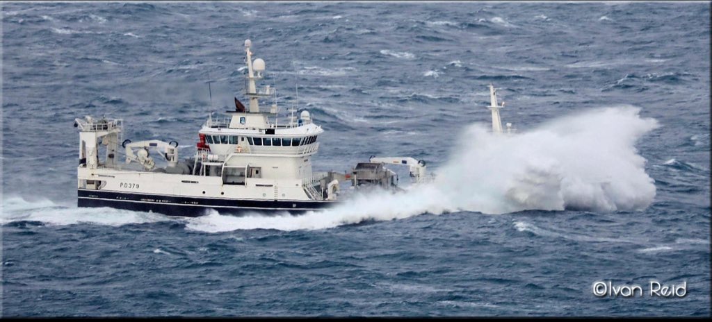quantuspd379's tweet image. Passing #sumburgh #shetland today #fishing #boat photo by Ivan Reid