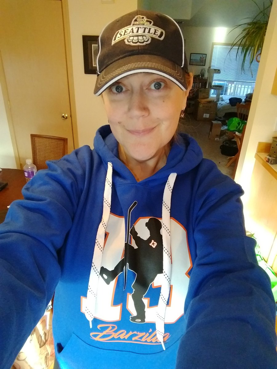 ShaunanKruse's tweet image. Got my new sweatshirt from @EHClothing . I love it and now I'm repping @NYIslanders blue and orange for game day! #Barzilla #isles #hockeyaddict #everythinghockey