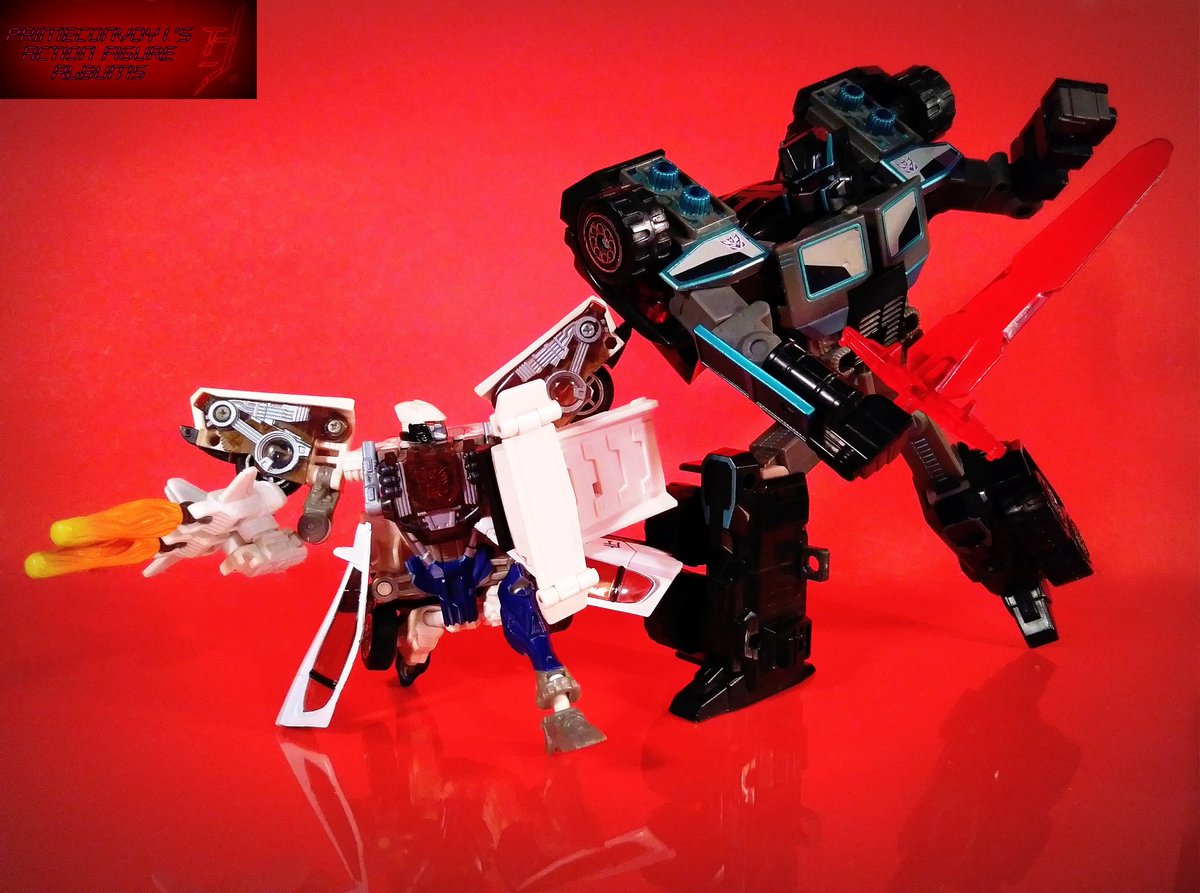 primeconvoy1's tweet photo. Car brothers vs. Scourge!
#transformers #transformerscarrobots #robotsindisguise #carrobots #prowl #sideburn #xbrawn #autobots #autobot #cybertron #carbrothers #toyphotography #toyartistry #actionfigure #actionfigures #takaratomy #hasbro #blackconvoy #decepticons #scourge https://t.co/BwIcnbFa1r