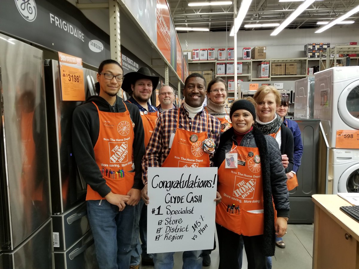 monseadams's tweet photo. Great job Clyde Cash #1 specialist store, district and region @LanceLwilli79 @Shannondepot @drewcaram @KyleBollman @gjcgjcgjcgjc #SWBEST #SPECIALTYTUESDAY #D262FURY #SWBEST https://t.co/SudoSqInlc