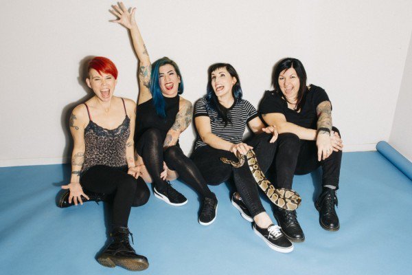 Music: Round Dog Records releases comp for Stacey Dee ift.tt/2DkBju2