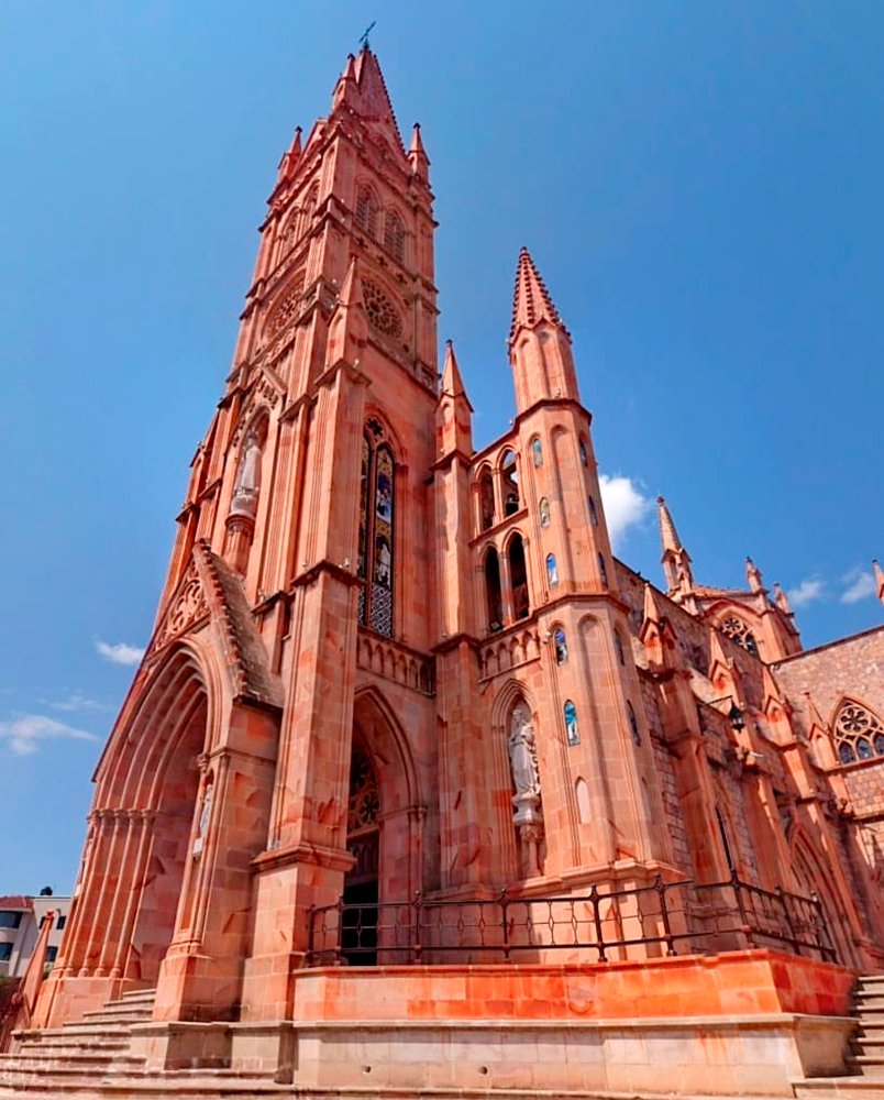 HabitatDesignMx's tweet photo. Templo de nuestra señora de Fátima - Centro Histórico de Zacatecas, México 🇲🇽 #Arquitectura (Fotos: User Intagram: Valentzin) https://t.co/5wsElRHiJq