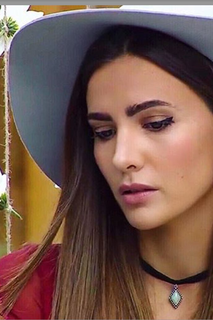 MariaFefita0262's tweet photo. Buenas noches @Aylenmilla que tus pasos sean firmes....si dicen que hace falta valor para hablar, creo que más para callar y escuchar....👸💖💪💋💋💋💋 https://t.co/3jxXMvDXoM