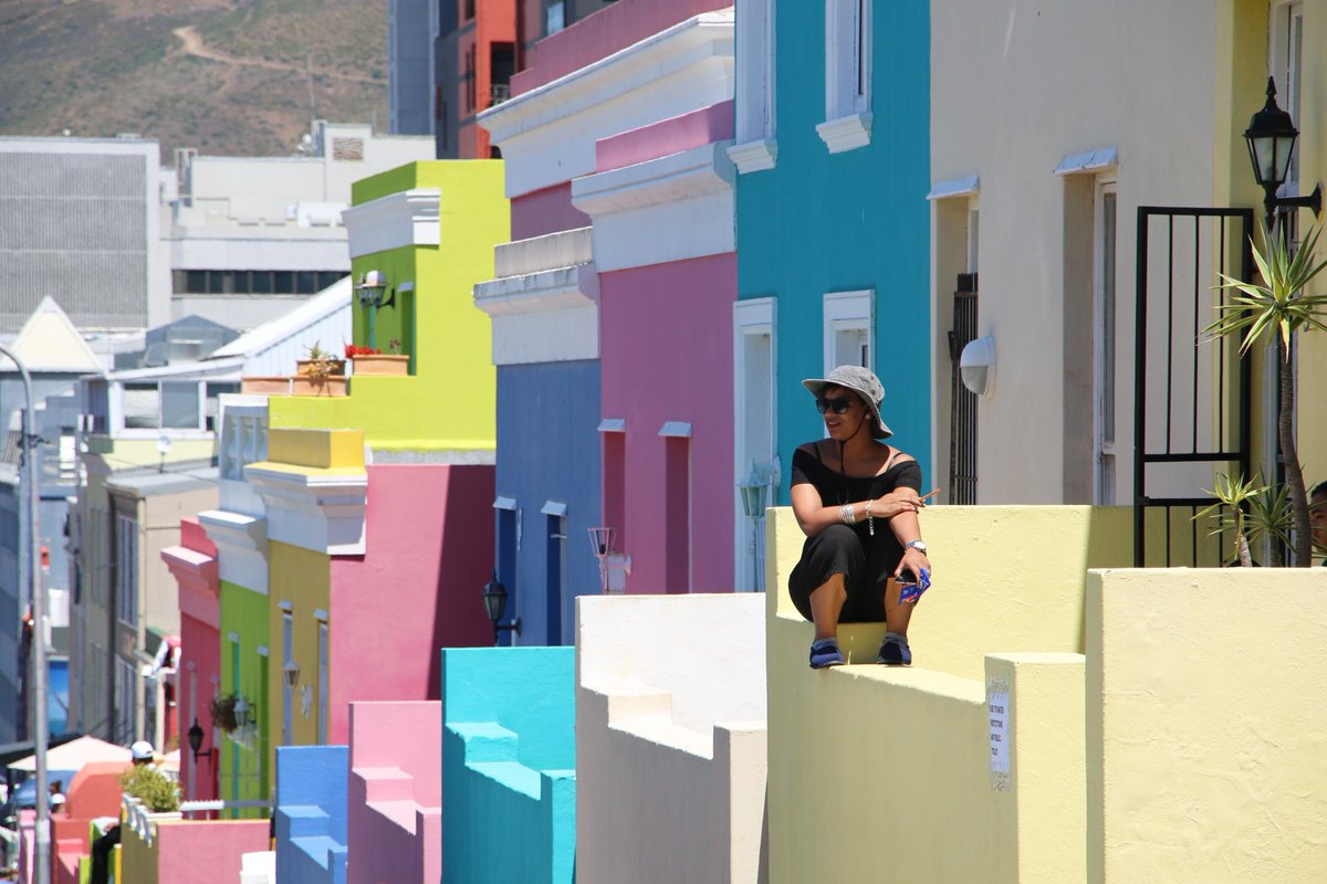 capetonianheart's tweet photo. "Imagine a city where graffiti wasn't illegal, a city where everybody could draw whatever they liked. Where every street was awash with a million colours and little phrases... A city that felt like a party where everyone was invited..." - Banksy https://t.co/SuEAYMz0Lm