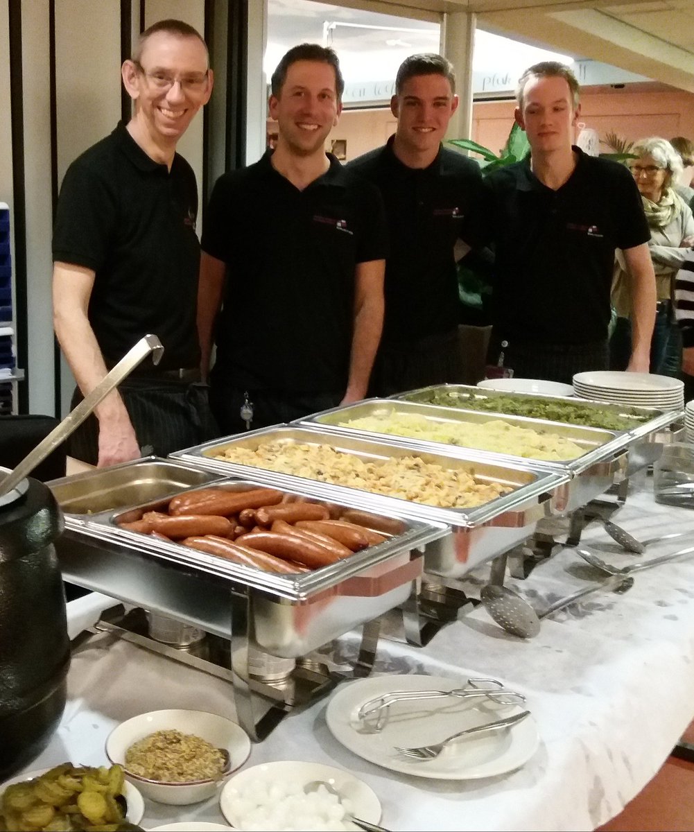 Het nieuwe jaar is ingeluid! Veel vrijwilligers &amp; medewerkers van regio Harderwijk <a href="/znwv/">Zorggroep NW-Veluwe</a> ontmoeten elkaar onder het genot van een lekker stampotbuffet, verzorgt door deze top koks!
