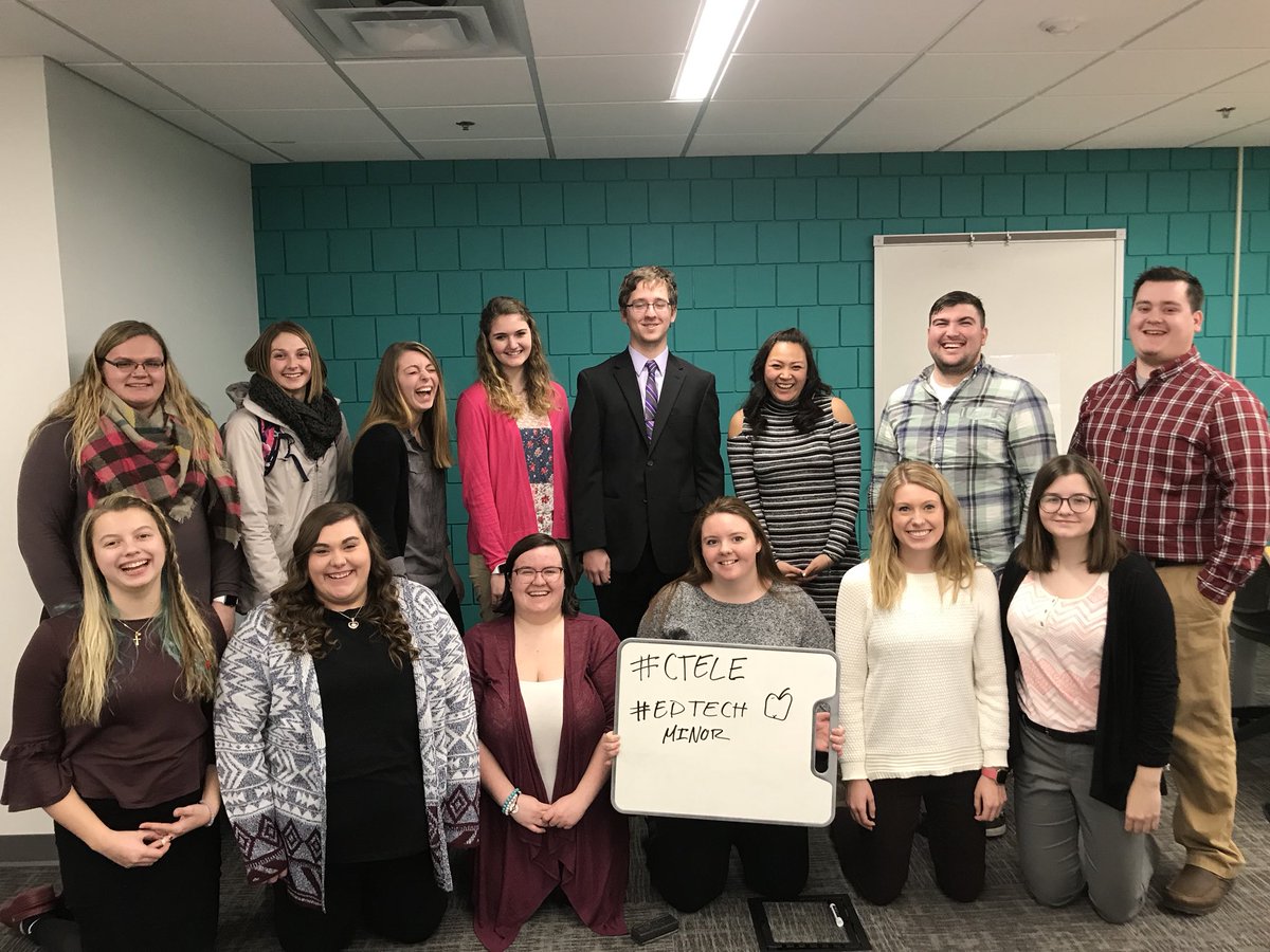 maggda's tweet photo. Look out world! They are from @COE_UNI  They are smart, tech savvy and their dream is to teach ❤️#edtechminor #CTELE #teachers https://t.co/dI3cWZlwyC