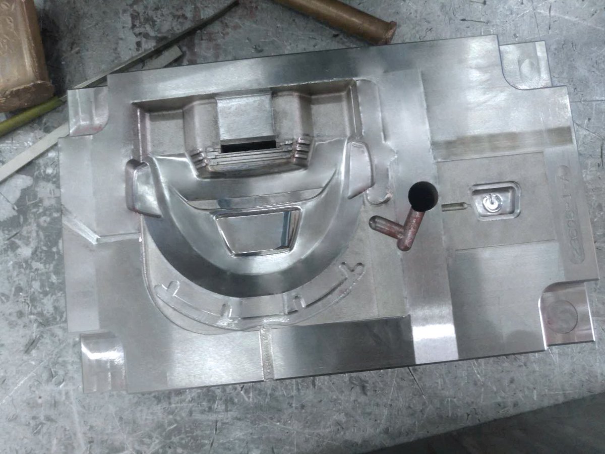 plasticmolder0's tweet photo. RT https://t.co/eiwWyKHu91 How is Plexi's Smart Battery made? It's one of the intricate details of #PlexiDrone and needed unmatched levels of attention to get to official certification! See how t⦠https://t.co/PDpQaTVLmT