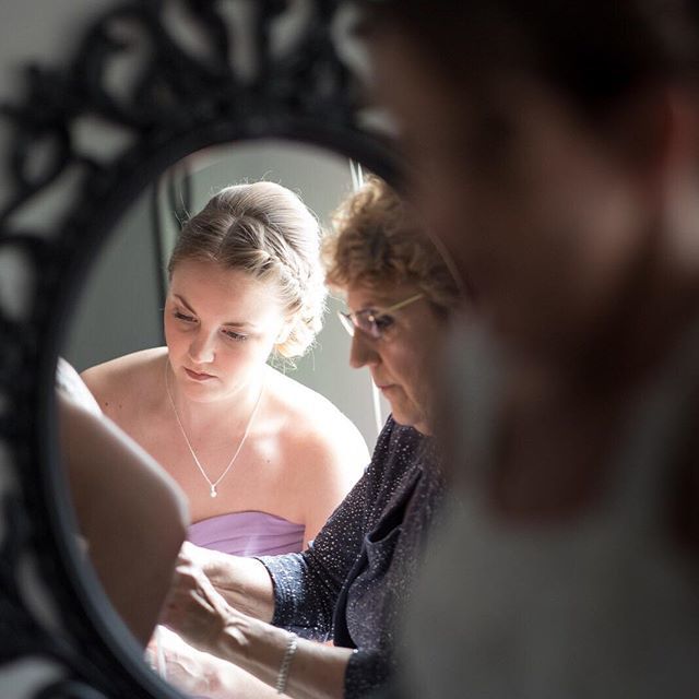 schneiderbrides's tweet photo. There's a special moment at a wedding when a brides mom and sister are helping get you into your dress. That sweet moment when the room is quiet and everything is coming together. These are some of our favorite times to spend with families. https://t.co/0U8T4ilHVL