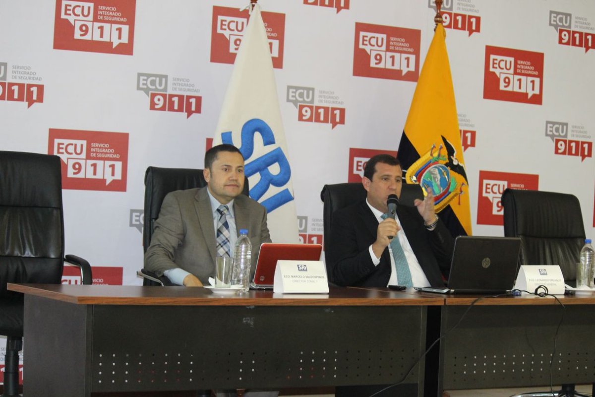 SRIoficialEc's tweet photo. .@LeoOrlandoA, Director General del #SRI mantiene conversatorio con gremios de #Ibarra, para exponer beneficios tributarios de #LeyReactivaciónEconómica https://t.co/8jNkGkRB5m