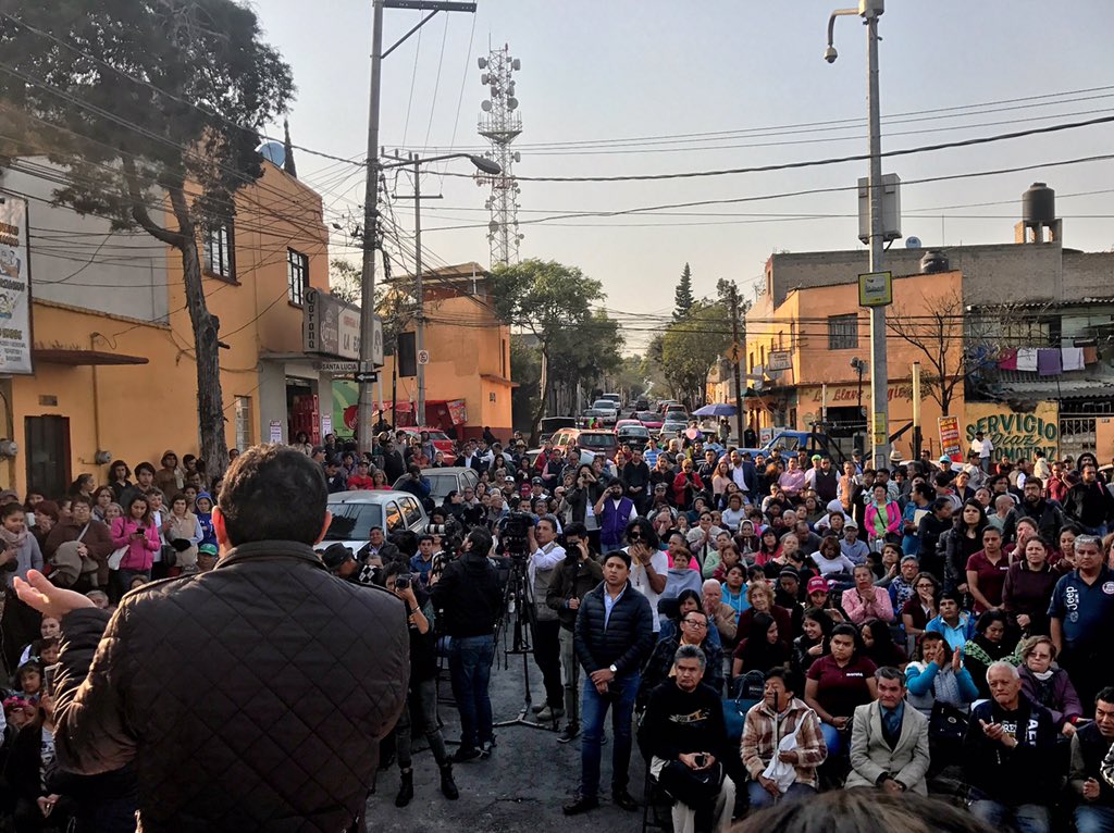 martibatres's tweet photo. En Olivar del Conde, Álvaro Obregón, dijimos que hasta las encuestas de los estado del norte ponen como puntero a #AMLO. https://t.co/K5NN81mXOK