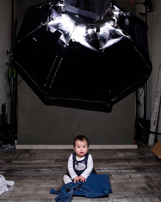 Did more testing of my new @gravitybackdrops with a subject who was more mild mannered than the previous one. 
That last guy was just too crazy.
.
.
.
#fujifilm
#xt2
#bts
#headshotcrew365
#gravitybackdrops (From my IG) ift.tt/2mFpWST