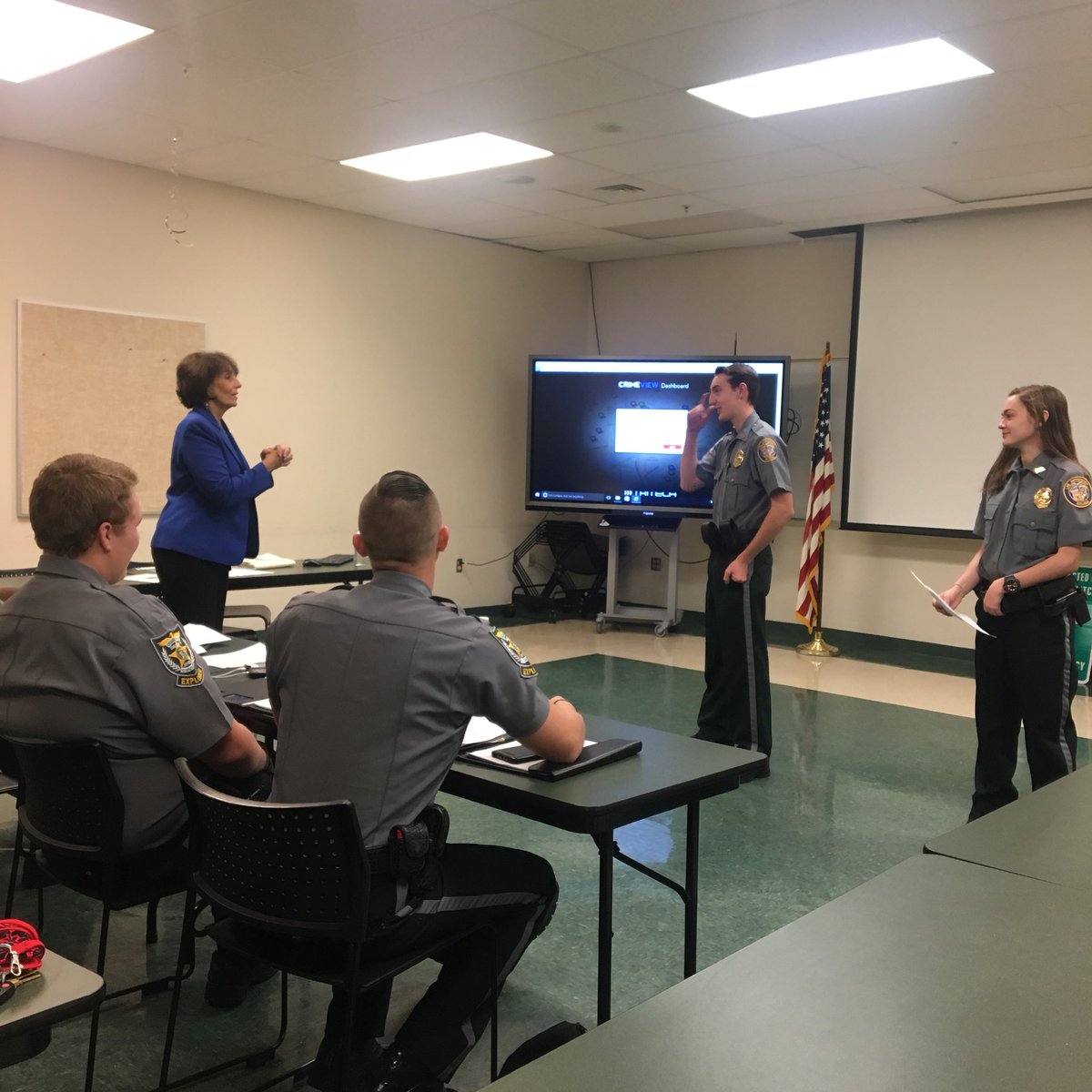 CCSOFLSheriff's tweet photo. CCSO explorers are learning all about our Neighborhood Watch programs with Crime Prevention Specialist Dale Phillips. #eyesandears #lawenforcementexplorers https://t.co/9VBCTaiMNN