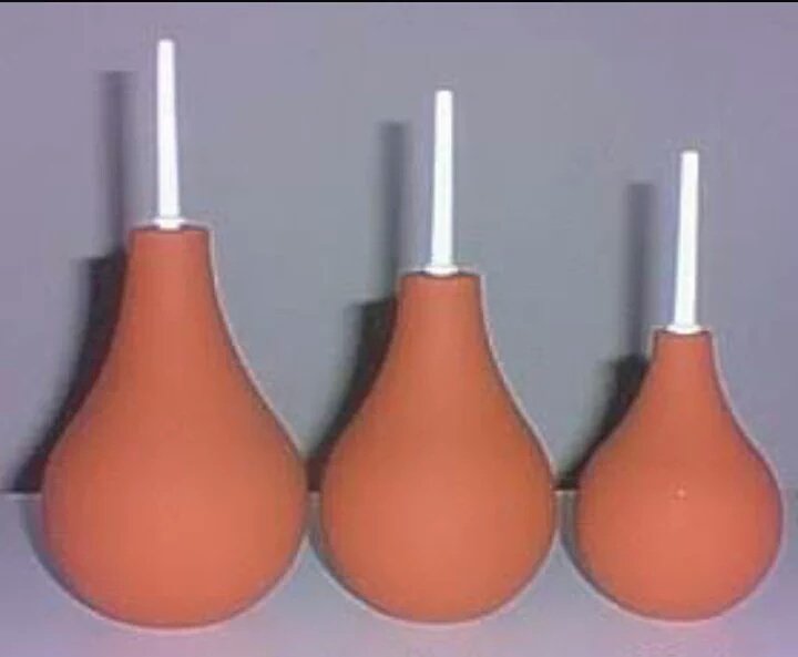 BridgeObakeng's tweet image. Service kid before going to school bagolo