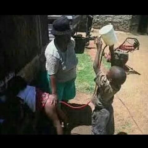 BridgeObakeng's tweet image. Service kid before going to school bagolo