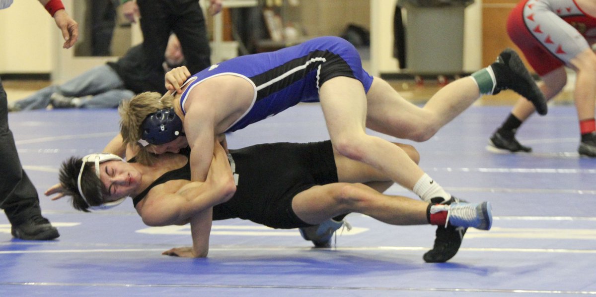 SCIStephanie's tweet photo. WR: @gavinavery15 of @bronco_wrestle takes down his Fillmore Central opponent. #broncoblue #threepointturn https://t.co/JFb8glOs4F