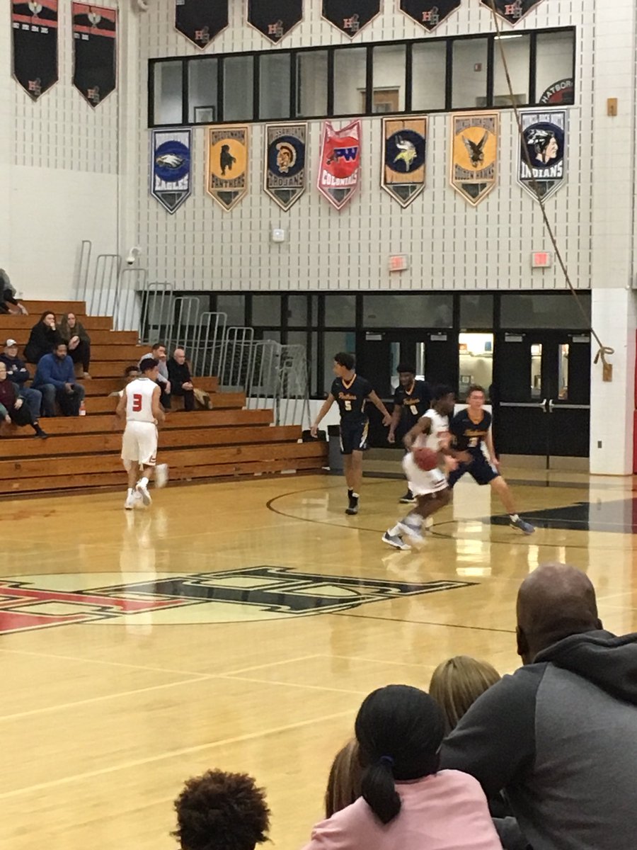 HHCheerleading's tweet photo. Hatters boys down 26-24 at the half! https://t.co/jNIUTdgUeg