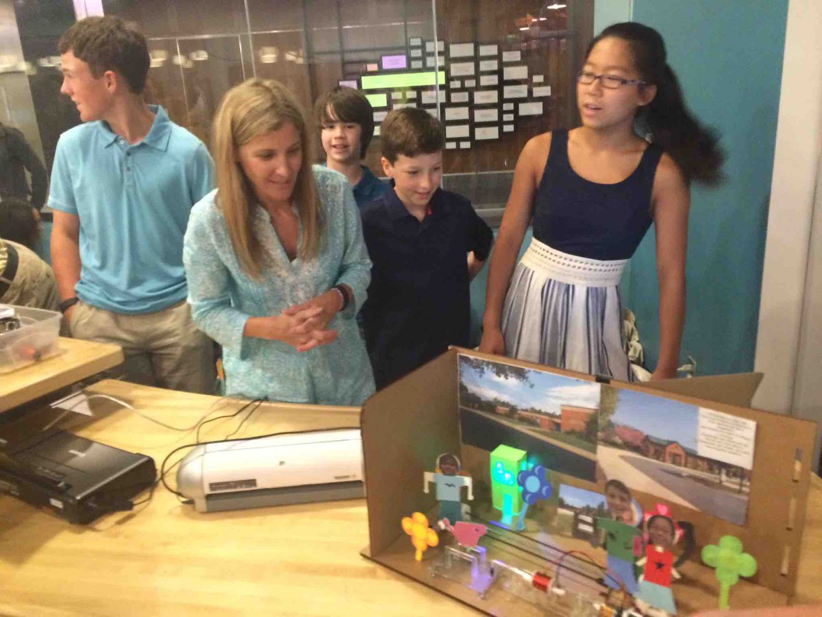 peggystearns's tweet image. Q5: This animated #FabMakerStudio diorama project from the Albemarle County Schools in VA was designed to help ELL students tell their stories.  #MakerEd #FableLearnChat