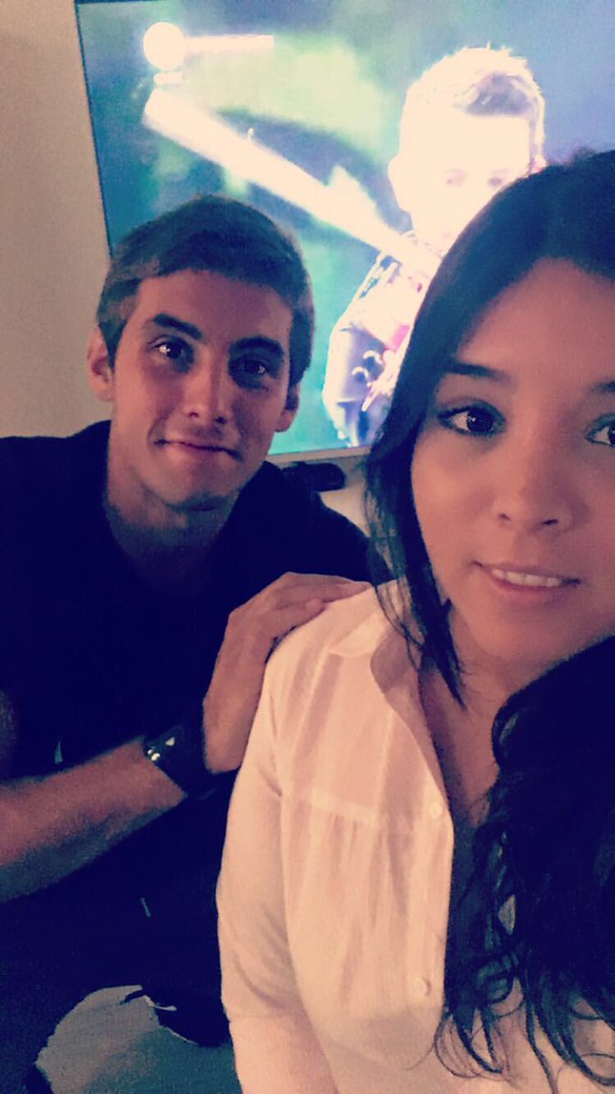 mariicose's tweet photo. @TV_Publica Siempre presente a pesar de la distancia!!! Saludos desde Miami!!! #FestivalPais2018 https://t.co/l46FEu3tee