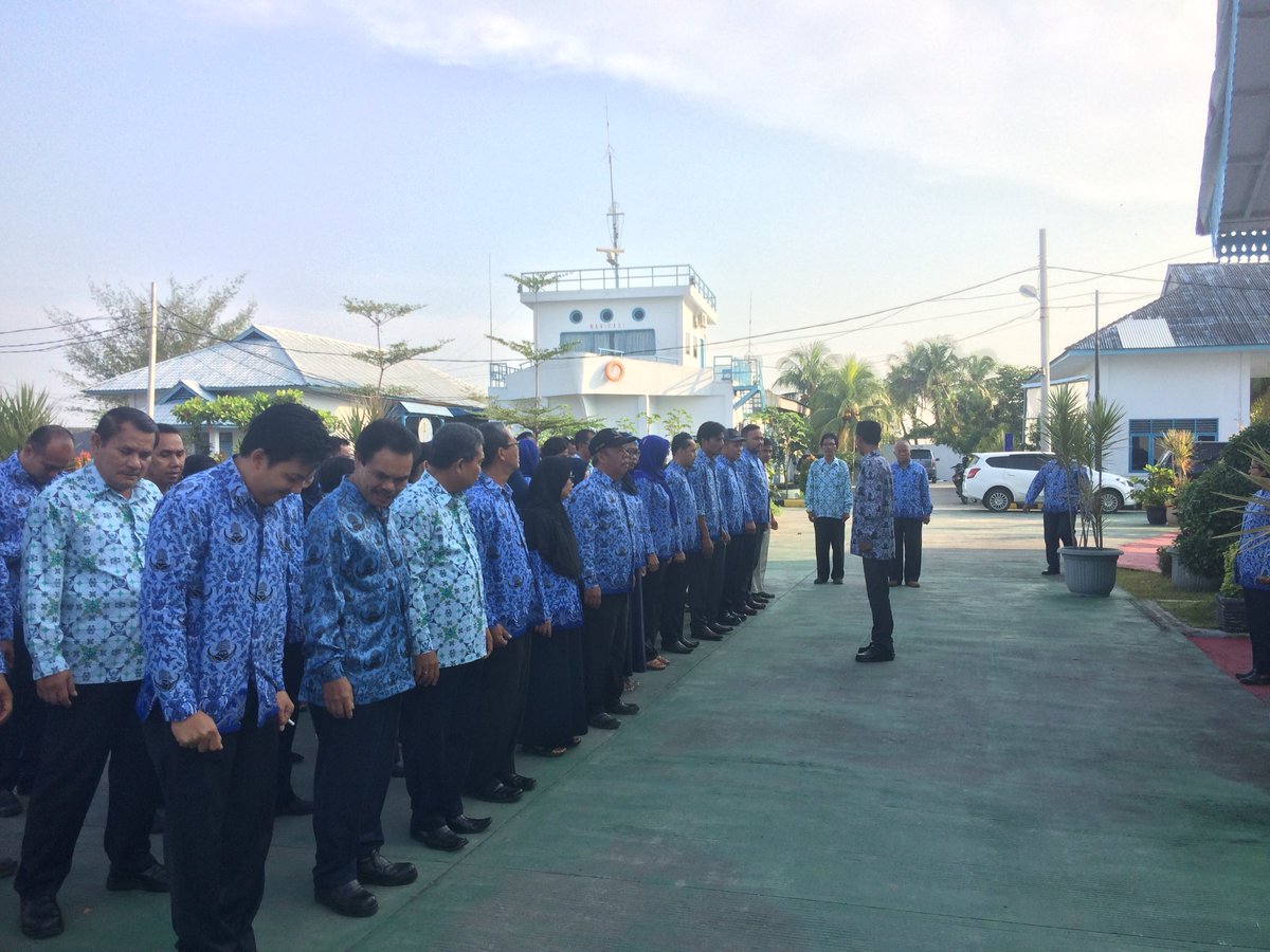bppsdm_bp3medan's tweet photo. Apel pagi untuk memulai hari,
Menjaga kekompakan, kedisiplinan, serta mempermudah distribusi informasi untuk seluruh pegawai BPPP Medan.
@MulyotoPandu 
@puslatluhkp 
@brsdm_kp 
@kkpgoid https://t.co/LNGZFc76Ze