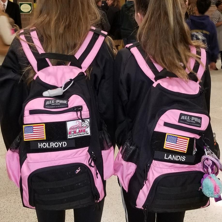 AllProTactical's tweet photo. East Coast Volleyball Club representing #AllProTactical @ Frank W. Cox High School for class of #2022! 🇺🇸
#lifetimeguarantee #tactical #ecvc #coxhighschool #volleyball https://t.co/v9HrCQYXQE