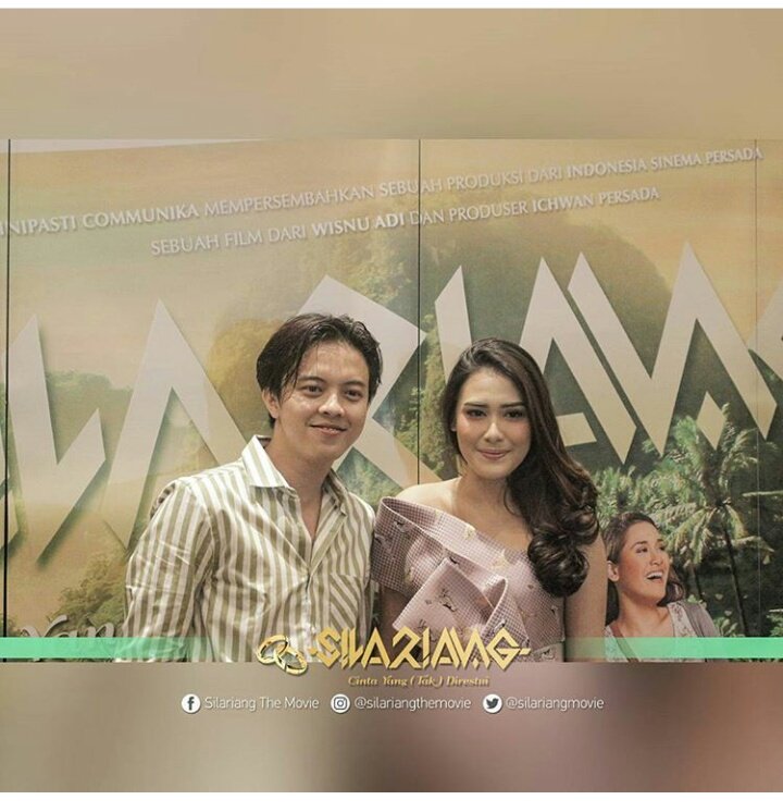 Bismillah Bsok nih guys <a href="/silariangmovie/">#SILARIANGTHEMOVIE</a> 
ayo pesen tiketnya penuhin bioskopnya
ajak pacar,tmen,keluarga boleh
ajak selingkuhan jg boleh kok😀