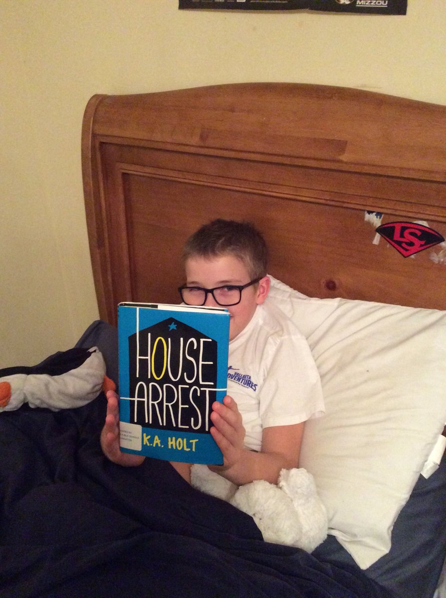 @Room207_MPK <a href="/paxtonkee/">Paxton Keeley</a> W’s reading... #alwaysreading