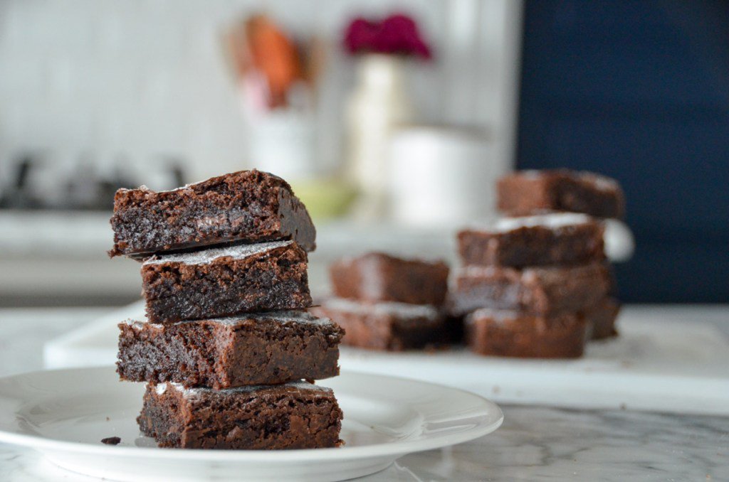 ChleaLiving's tweet photo. Fudgy Brownies https://t.co/q1jNDIOetE https://t.co/ThQiR9xfxL
