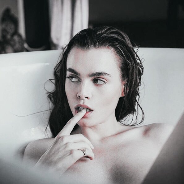 — B a t h - T i m e . ~