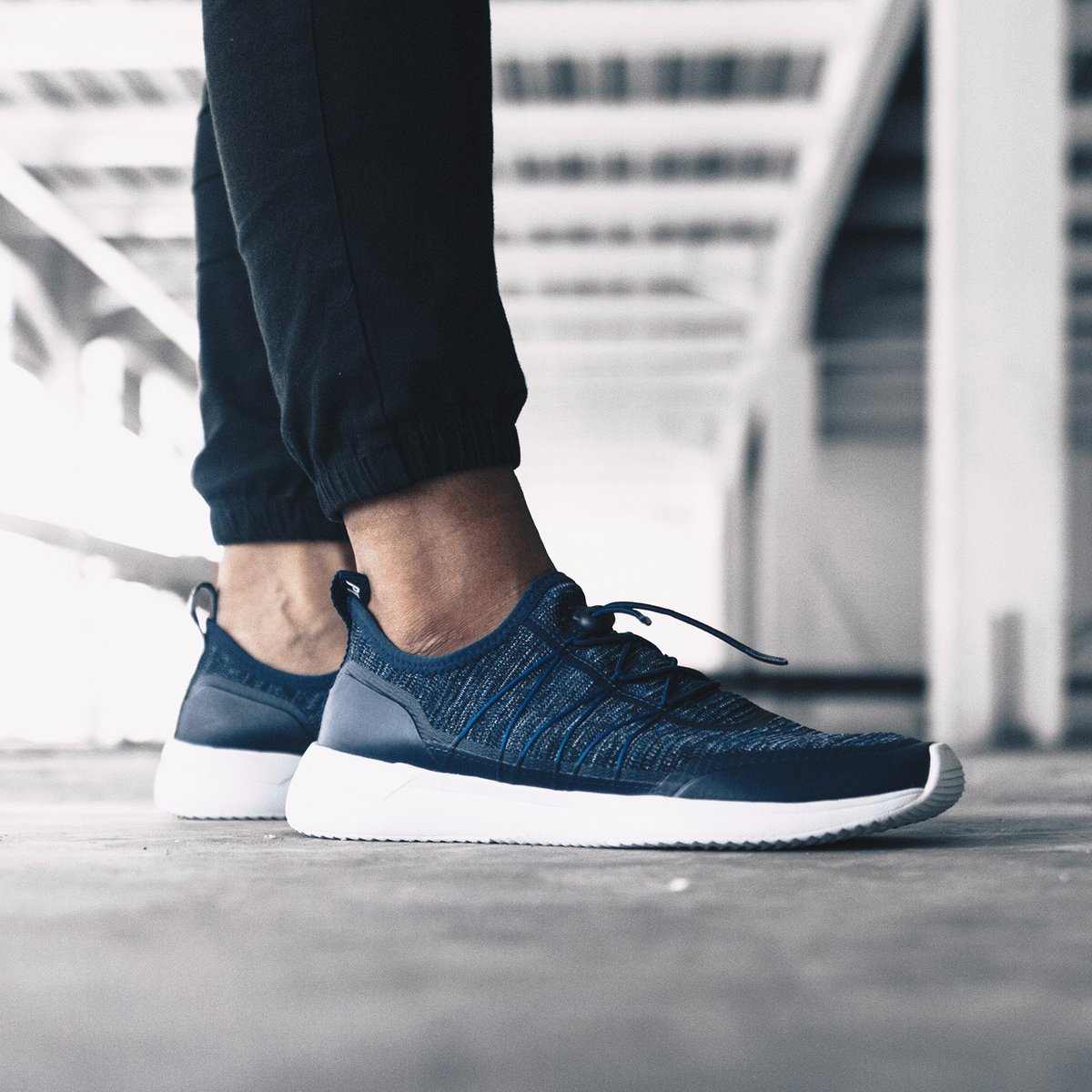 fisiksport's tweet photo. Piero WNR Navy/White kini sudah tersedia di seluruh FISIK sport dan FISIK Daan Mogot.

Size 39-44
Rp. 499,800

#FISIKsport #PieroIndonesia #JoggerKnit https://t.co/gRWqxfBexO
