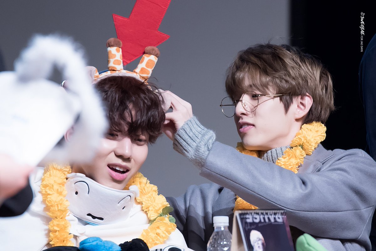 [HQ] 171228 강남 팬싸인회

제이 씨는 정말 귀여운 오빠이구요
<a href="/Jae_Day6/">J</a> 

#제이 #JAE 
#데이식스 #DAY6
#MOONRISE