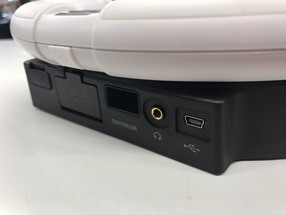 creatorsland's tweet photo. みなさまこんにちは！
中古商品一点準備出来ましたのでご案内致します。
#ZOOM の「#AR48(AeroRhythmTrak)」のご案内です。
付属ソフト保証対象外となりますがお値段は27,980円(税抜)となります。
ステージでリング振り回しちゃいましょう♪ https://t.co/tDYK3Gd3pS