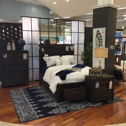 SchubertFred's tweet photo. Great to see Black Dog Salvage/Widget Home across America now on retail floors.#WidgetHome #bedroom #furnituredesign #blackdogsalvage #salvage #furnitureshopping #Interiordesign https://t.co/2ftrabeN3o https://t.co/8Mrp5v80tX