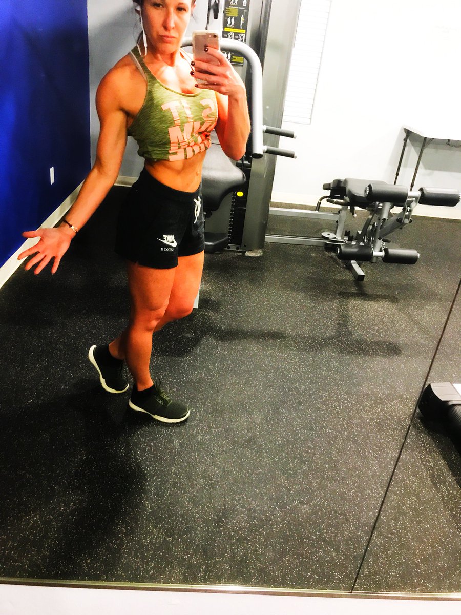 KeepKCurtis's tweet image. “Use the 21/90 rule: It takes 21 days to create a habit. It takes 90 days to create a lifestyle” Cold weather and a long day at work doesn’t prevent me from pushing myself in the gym because fitness and health is my lifestyle
#fitfam #strongisbeautiful #gymrat #fitness #healthy