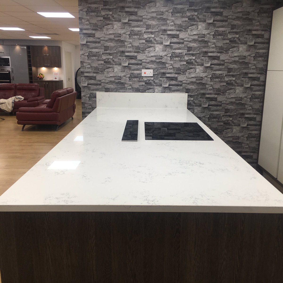 ItaliaStone's tweet photo. iStone Carrara White is just right with this Kitchen Depot design #carrara #quartz #marble #worktops #design #inpiration #interiordesign https://t.co/STUA28vqca