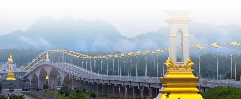 #AnswertoASEANQuiz:

None! 
Lao PDR is the only #ASEAN country with no direct access to the ocean.  

It is landlocked by land-border with Cambodia, Myanmar, Thailand Viet Nam and China.

Photo credit: immigration.gov.la