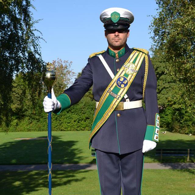 * V A C A T U R E *
Word jij het nieuwe gezicht van onze Show and Marchingband? De SMB is op zoek naar het nieuwe gezicht, herken jij jezelf hierin, meld je dan op smb@dacapolisse.nl! #korpsmuziek #vacature #delenisfijn