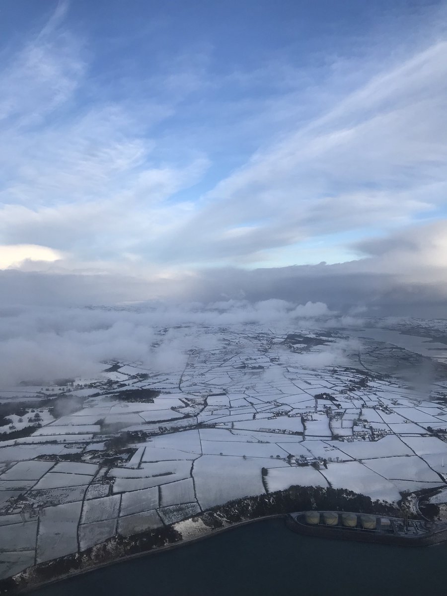 natsprat1's tweet photo. Morning Belfast #SnowNI https://t.co/AVLQnJFrm2