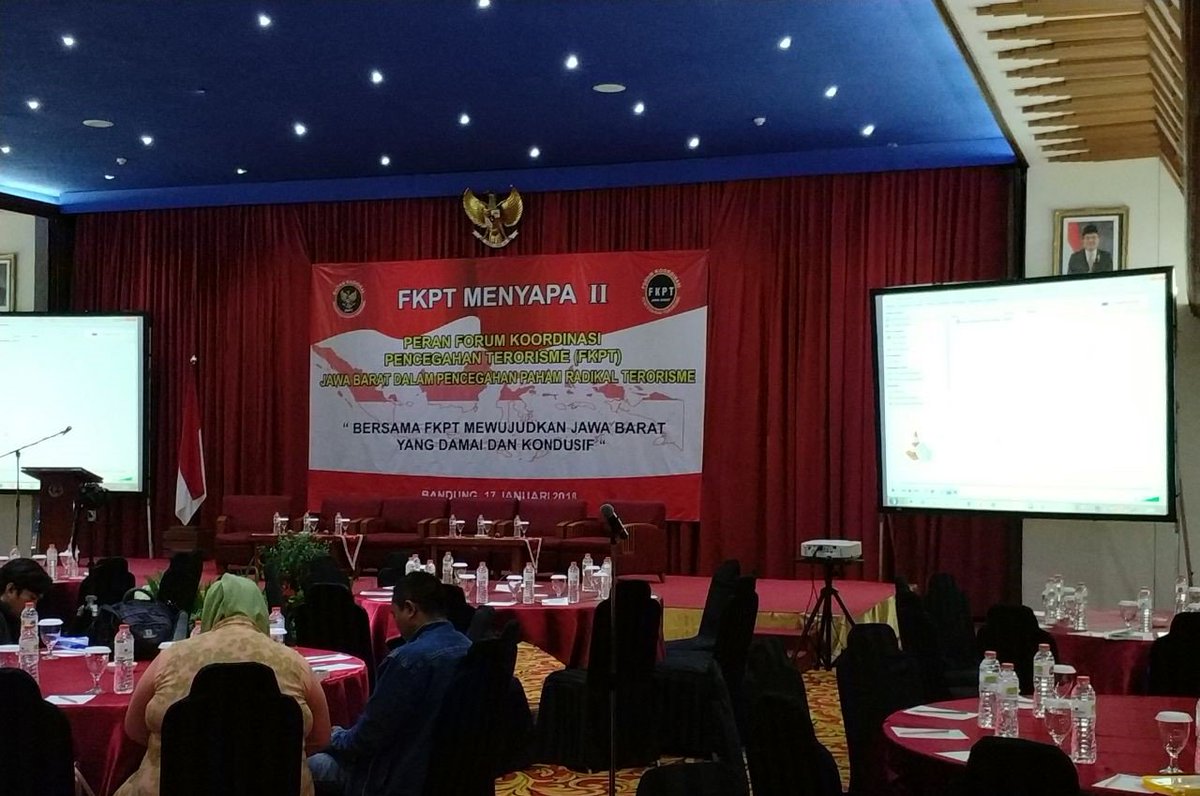 FKPT menyapa II - Peran forum koordinasi pencegahan terorisme Jawa Barat dalam pencegahan paham radikal terorisme bersama FKPT mewujudkan Jawa Barat yang damai dan kondusif (17/1/18)