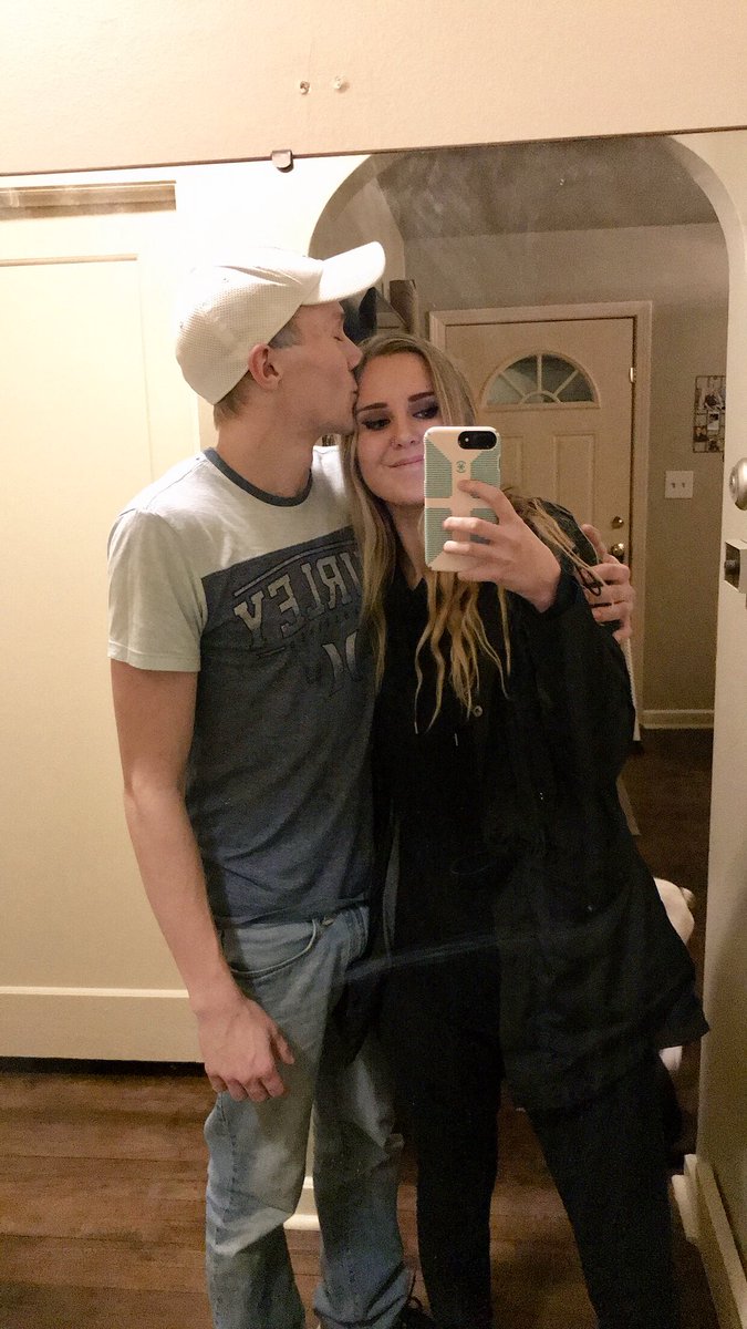 kvestringgg's tweet photo. ❤️ @Collin_YourGirl https://t.co/hkBhg8GNnC