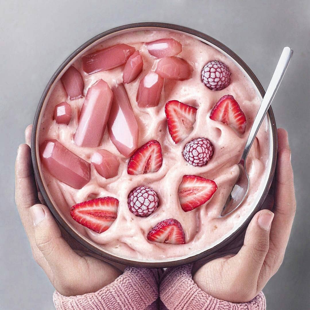 Rose Quartz Vegan Smoothie Bowl 💖

Check out the recipe on Instagram! 
Retweet and share with your friends and family! 
Sign up today 👉 cribchef.com
#lavegan #vegansmoothiebowl #breakfast #veganrecipe #cribchef