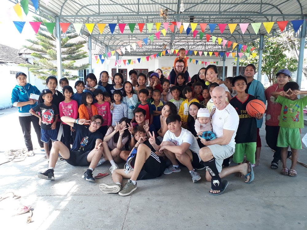 BISHCMC's tweet photo. Year 12 Kontum Trip Update - Monday afternoon was spent at Vin Son orphanage, where #BISHCMC students involved children in a range of activities including painting, bracelet making, ball games and dancing! #TripsWeek #BISCommunity https://t.co/X2E6gEkMLK