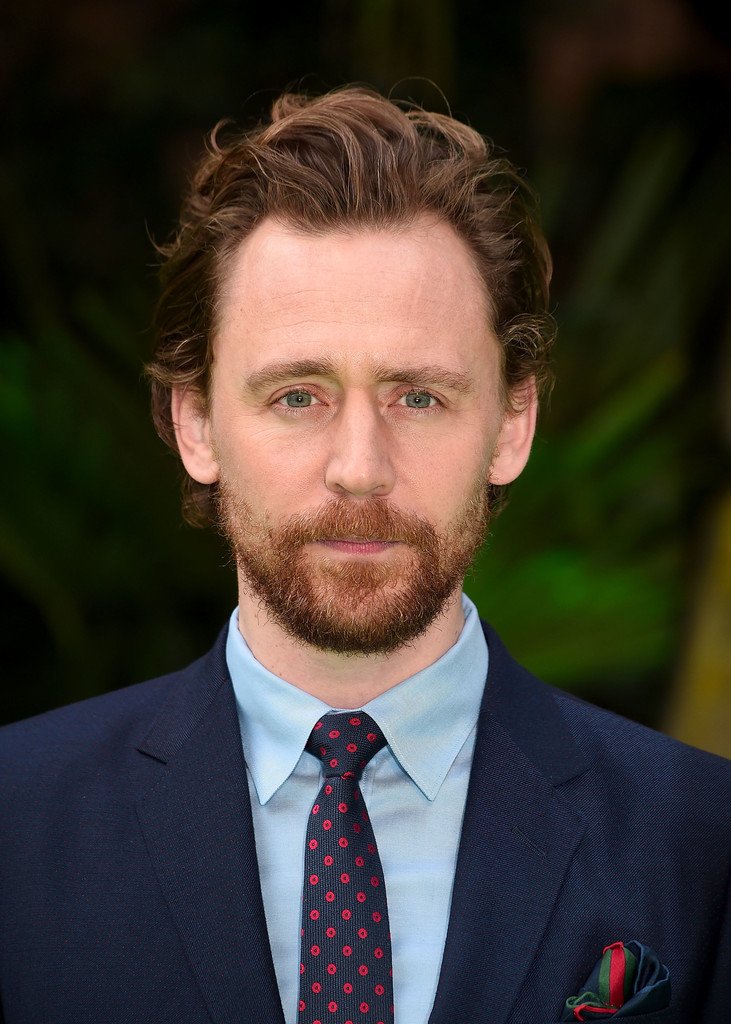chrissycrash89's tweet photo. @twhiddleston is extremely handsome as always. I love the hair, but I'm going to have to sign him up for the @dollarbeardclub . I'd be happy to teach him how to groom it...hands on experience! Yes, please! 💋 #TomHiddleston #fluffyunicorn https://t.co/okoRow3WCH