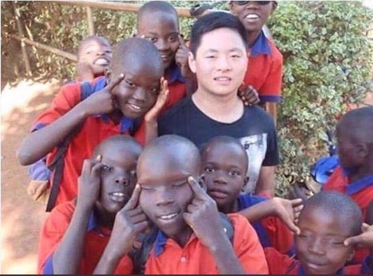 Gue ngakak kenceng banget over this racist shit 🤦🏻‍♂️🤦🏻‍♂️🤦🏻‍♂️🤣🤣🤣