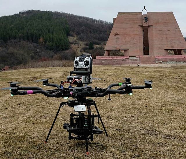 CONNEX_Amimon's tweet photo. @Regranned from @diffr.action - First shooting day of MMP4
.
.
.
#nycdff #redcinema #redcc #red #freeflyalta
#freeflysystems #bulgaria #aerial #aerialphotography #drone #dronestagram #dronephotography #fujifilm #fromwhereidrone #airvuz #droneoftheday #a… https://t.co/PvT7jzqW0x https://t.co/ETVHN5yYsU