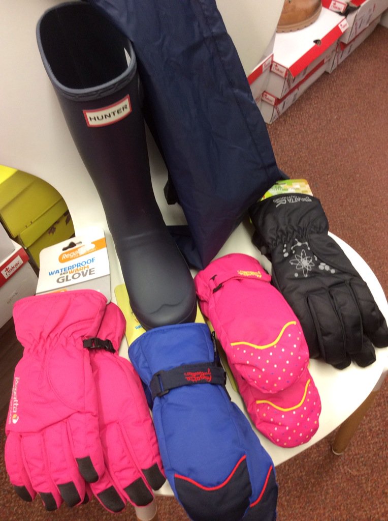 Pause A Second tweet media